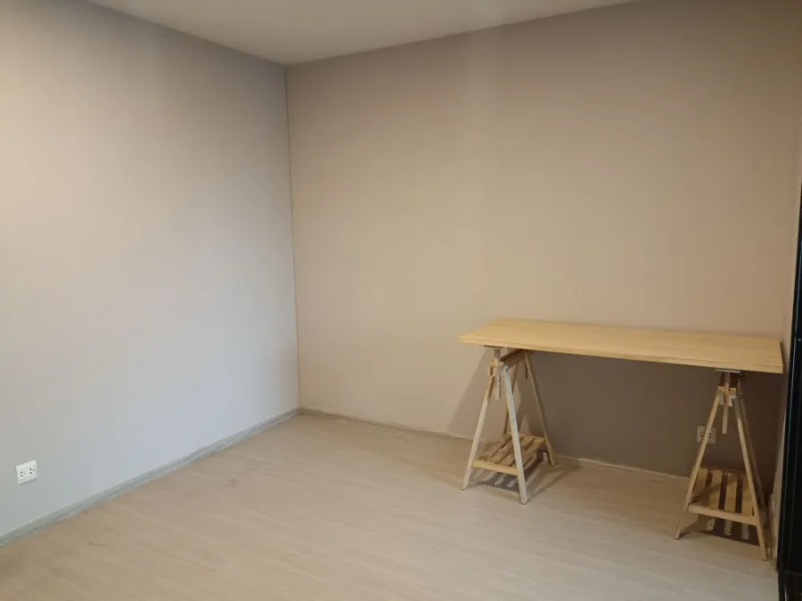 For Sale rent, Aspire Asoke-Ratchada, Building D, 8th floor, spacious room, double bed, very comfortable bed. Not booking is a big mistake.