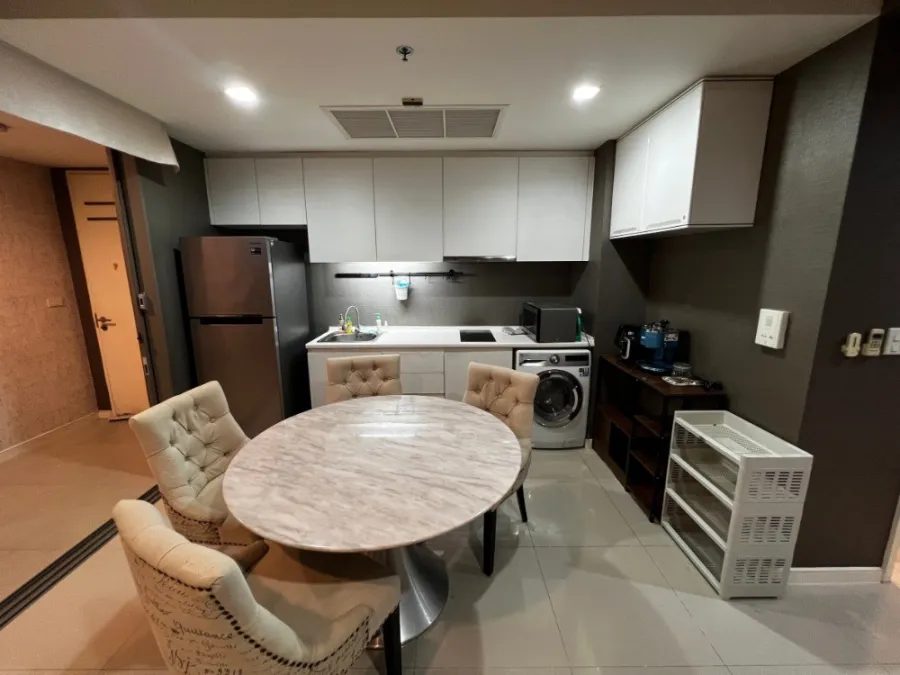 For sale: Star View, 19th floor, city view, 2 bedrooms, big sofa, very nice to sit on, great price, hurry and reserve quickly.