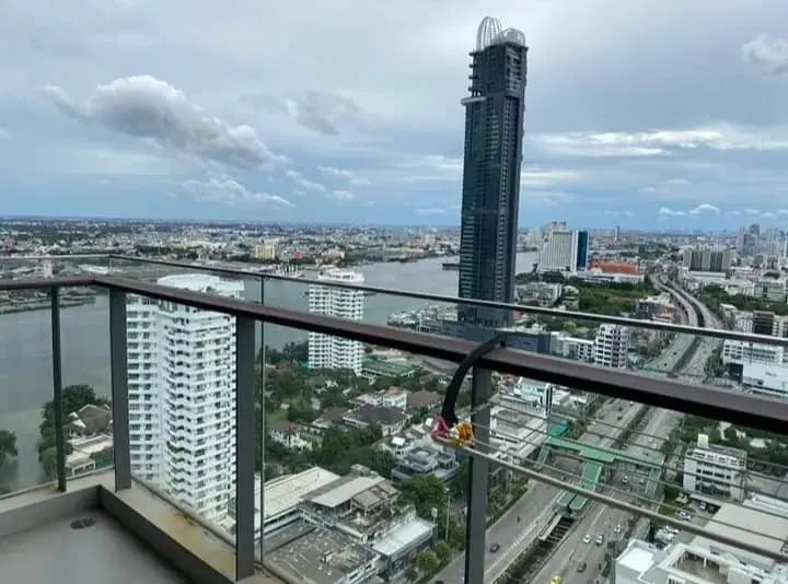 For sale: Star View, high floor, very comfortable bed. Awesome furniture Cool electrical appliances Can't reserve anymore.