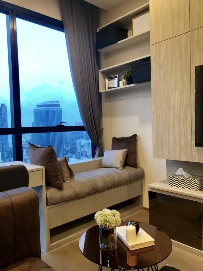 Ashton Chula-Silom for rent, high floor, beautiful view, well decorated, very inviting, first come first served, don't miss it.