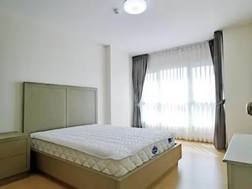 For rent Supalai Veranda Rama 9, spacious room, lots of usable space, comes with complete furniture, just bring your bags and move in.