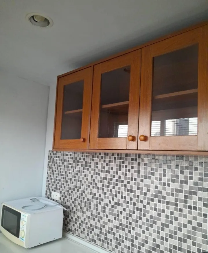 For rent, Regent Home 19, Sukhumvit 93, corner room, fully furnished and electrical appliances. Carry your bag and move in.