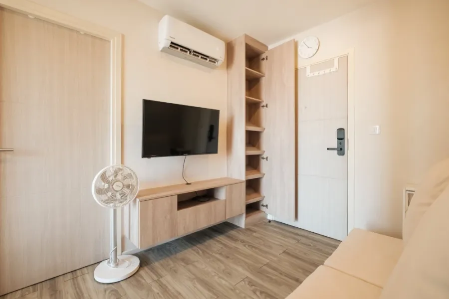 For sale: IKON Sukhumvit 77, 8th floor, fully furnished, nice to live in, hurry and reserve now, urgently.