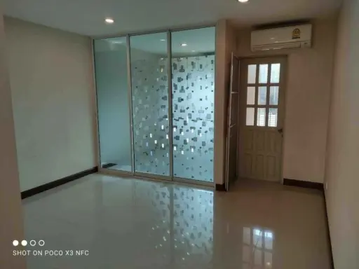 Condo for sale, Country Ville Resort, condominium, empty room, good condition room, ready to move in Hurry up to reserve before you miss it.