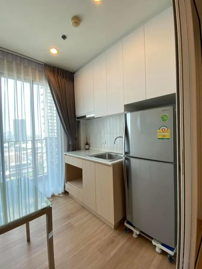 Condo for sale, The Base Chaengwattana, built-in kitchen in minimalist style Comes with a lot of extras. Hurry up to reserve.