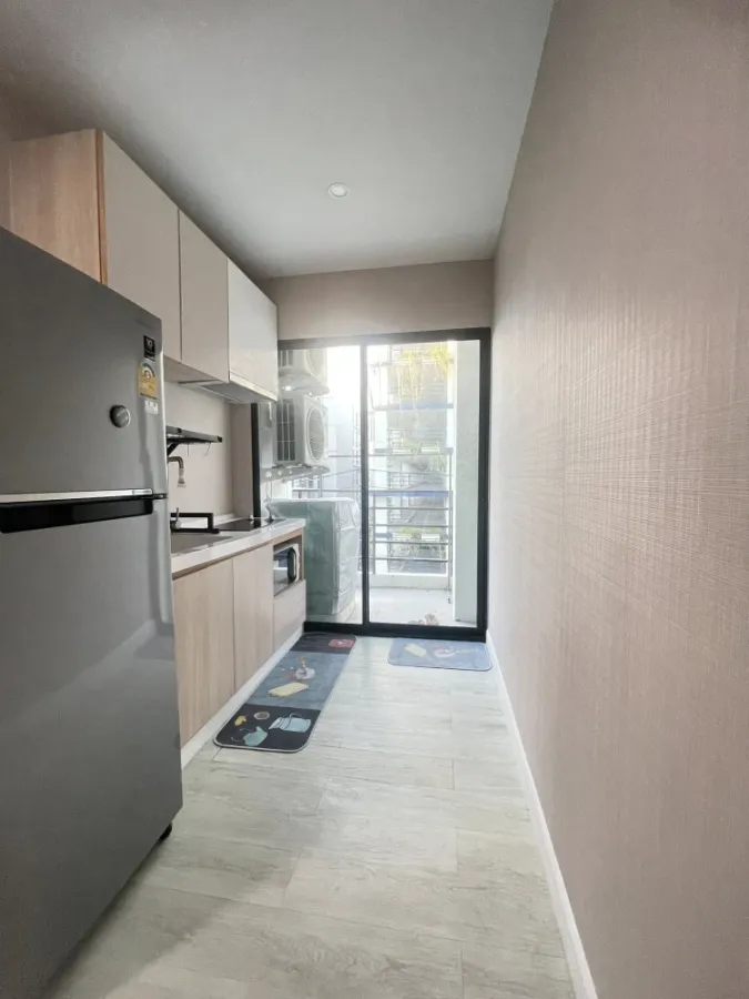 For rent: V Condo Salaya, large room, comfortable, usable area, plus a good price. If you don't book, you'll regret it.