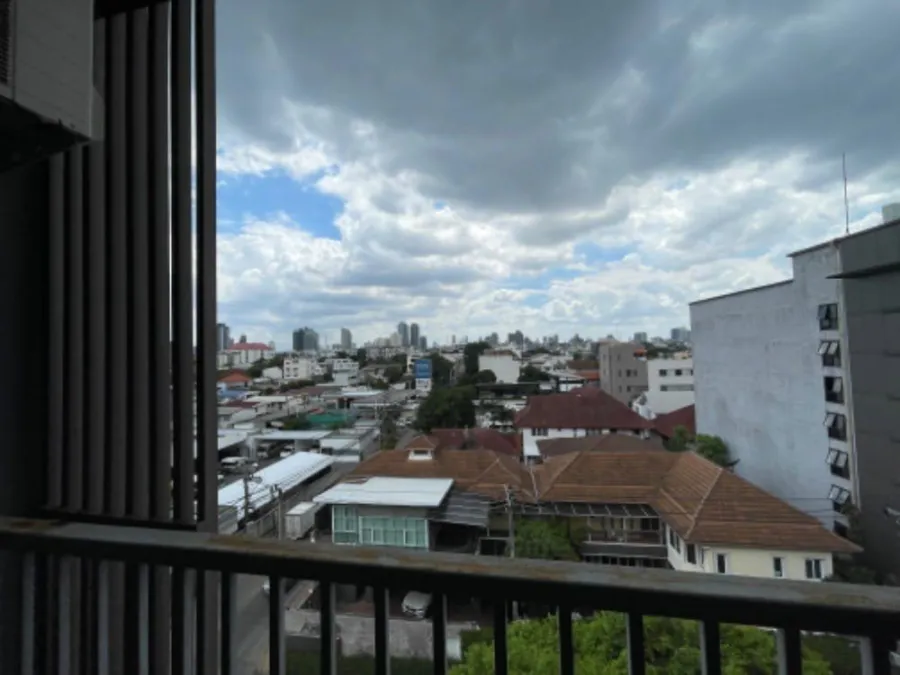 Condo for sale The Privacy Ratchada-Suthisan The room is separated into private areas. The view of the city is very nice. Don't miss it.