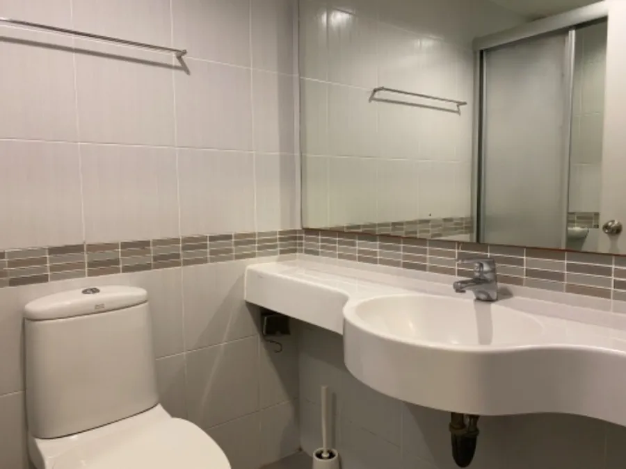 Urgent for rent !! Condo Lumpini Place Srinakarin - Huamark Station, good location, near shopping centers, book now !!