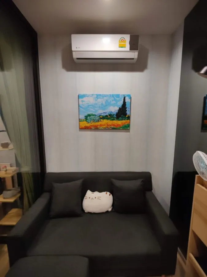 For rent M Jatujak, Building A, 18th floor, has a beautiful city view. Plus, the wall is attached to the wall around the room. Do not book, regret ins