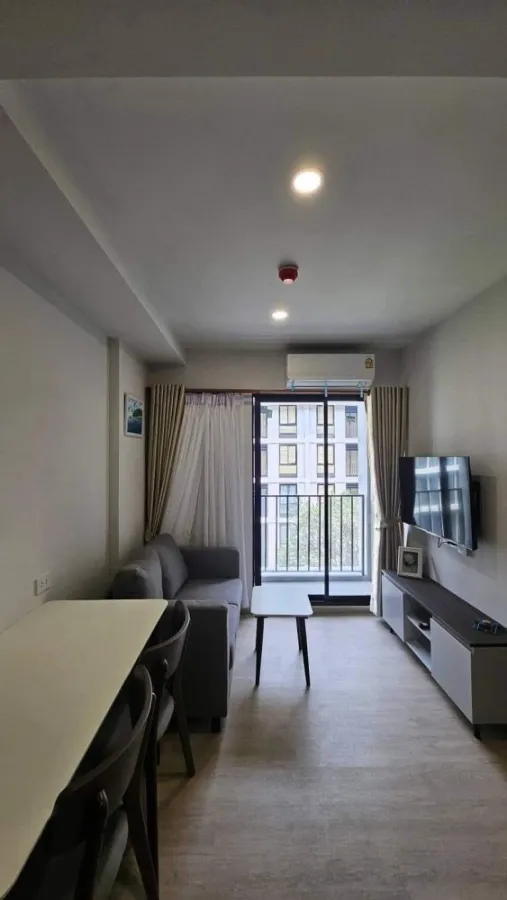 For rent: New Cross Khu Khot Station, 2nd floor, swimming pool view, fully furnished, just carry your bags and move in immediately. Book now, urgent.