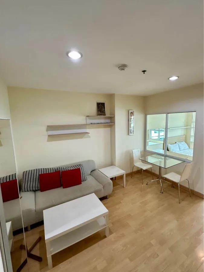 For sale, for rent, Life @ Phahonyothin-Ari, stunning city view, fully furnished, book now and you won't be disappointed.