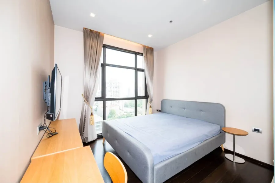 For rent: The XXXIX Sukhumvit 39, 2 bedrooms, spacious living area, fully furnished. Book now!