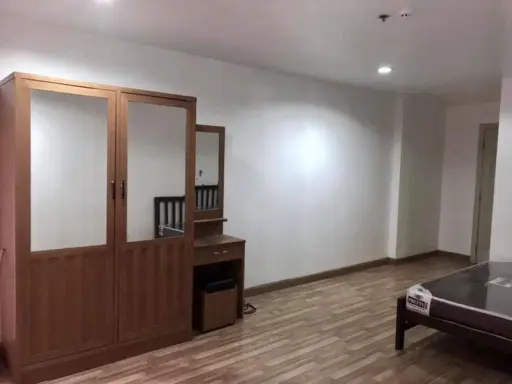 มีระเบียง และห้องครัวแยกจากห้องนอน อากาศถ่ายเทสะดวก รีเจ้นท์ โฮม ลาดพร้าว 41 (Regent Home 12)