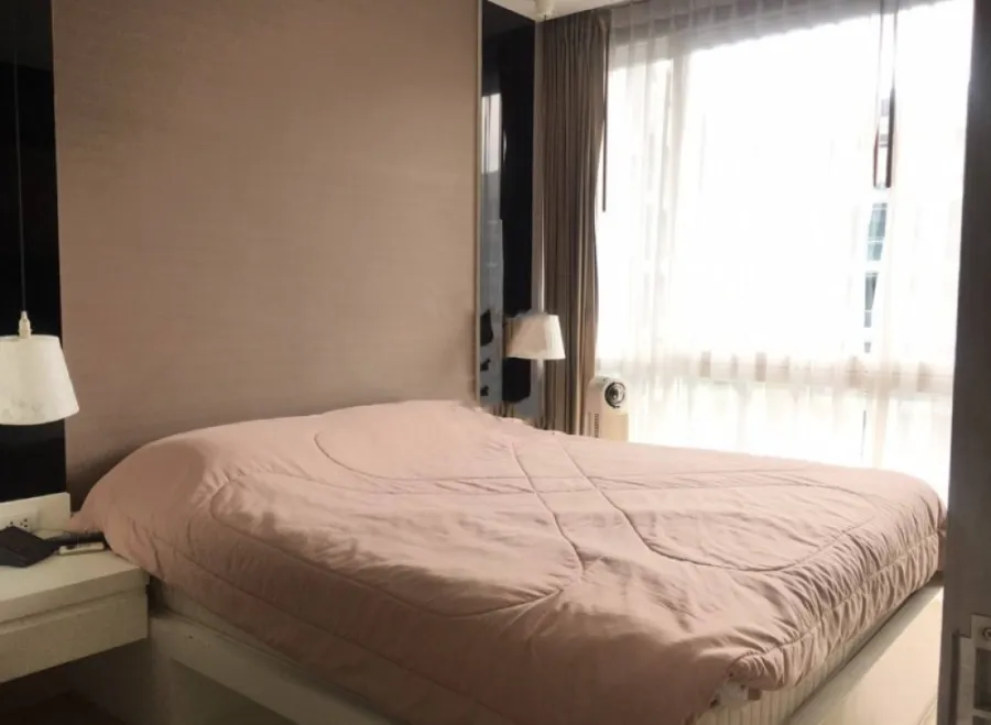 Sell / rent Apus Condominium, large room, beautiful decoration, fully furnished, complete electrical appliances You can get in. Hurry up.