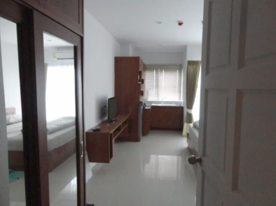 Sell / rent AD Hyatt condominium, next to the sea, beautiful view, balcony, cool breeze This price can't be missed!!