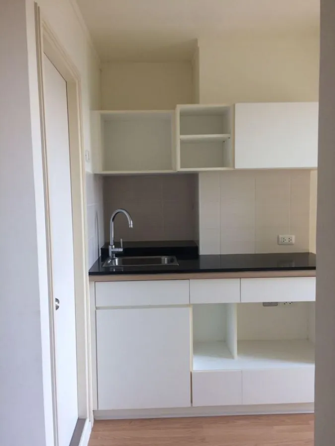 For sale/rent, Lumpini Ville Prachachuen-Phongphet 2, corner room, 30th floor, Building A, good atmosphere, beautiful view, book now.