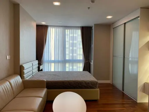 Urgent for rent !! Condo The Metropolis, pool view, good location, close to shopping area Don't be late, book it !! images