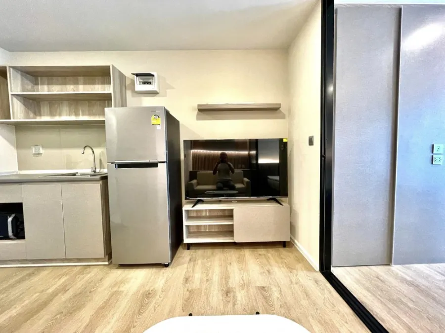 For rent, Kev TU, 4th floor, Garden View, separate room. with full electrical appliances Reserve now.