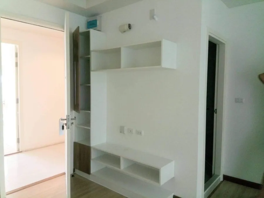 ขาย J Condo สาทร-กัลปพฤกษ์ ได้วิวสระว่ายน้ำ ชุดเฟอร์ Buit-In ครบชุด จองก่อนได้ก่อนเลยจร้า