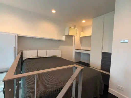 Selling Ideo Morph 38, a lovely unit with high ceilings and complete amenities. Don't miss out! images