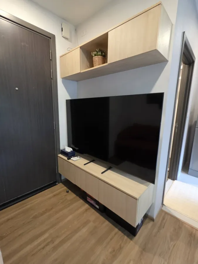For rent: The Base Park West, beautifully decorated unit with complete amenities at an amazing price. Book yours today!