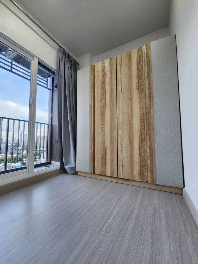 Condo for rent, Supalai Loft Sathorn-Ratchaphruek, partitioned room, private, east facing, airy, reserve first, move in first.