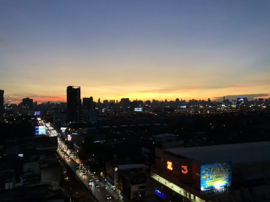 For sale: Supalai City Resort Ramkhamhaeng, corner room, spacious, facing the city, beautiful view, don't miss it.