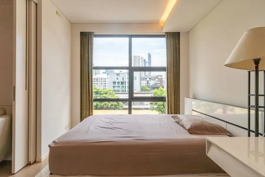 For sale: Sukhumvit 61 Mode, bright and airy room, lots of usable space, simply decorated but complete, hurry and reserve now.