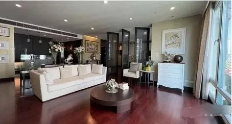 ให้เช่า The Park Chidlom ห้องใหญ่มากๆ มี 3 ห้องนอน 4 ห้องน้ำ บรรยากาศเหมือนบ้าน หิ้วกระเป๋าเข้าอยู่ได้เลย