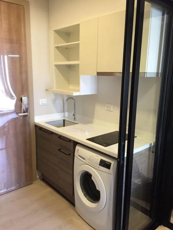 For rent Condolette Mist Rama 9, beautiful room, fully furnished, ready to move in City view, good atmosphere Don't wait, hurry