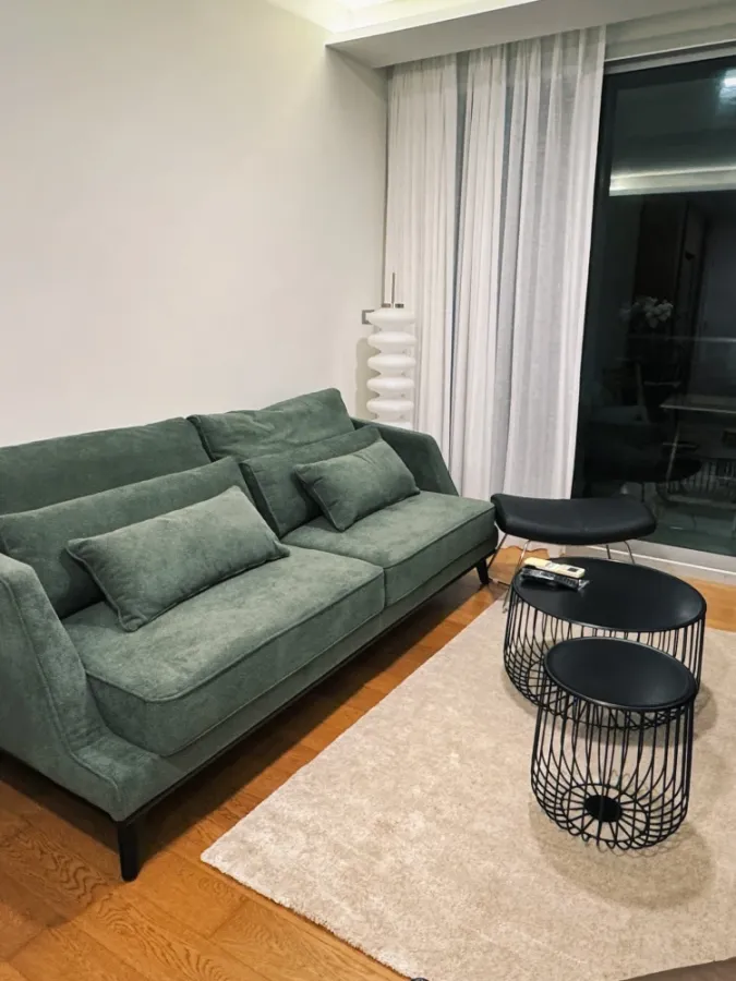 For rent Via 31, 4th floor, open view, beautiful balcony with garden view, facing north, no afternoon sun or weak morning sun, must book.