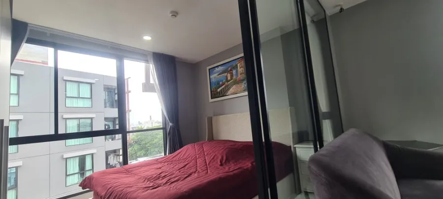 Condo for rent, The Belgravia @ Ratchada-Lat Phrao 15, partitioned room decorated with marble pattern. The high floor is good. Reserve quickly.