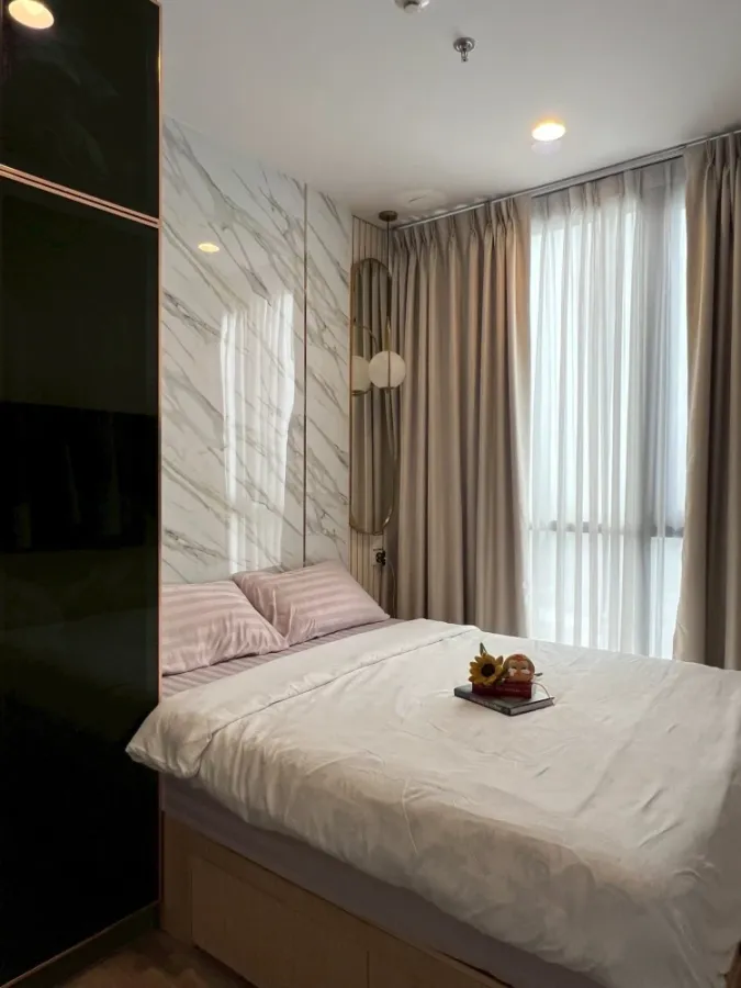 For rent OKA HAUS Sukhumvit 36, 47th floor, very high, with a beautiful city view and river view, beautifully decorated with excellent built-ins, don'