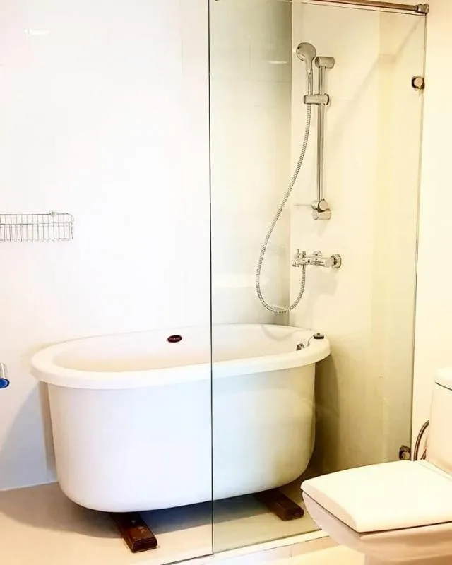 For rent, Urbana Langsuan Condo, beautifully decorated room Fully furnished. Book now.