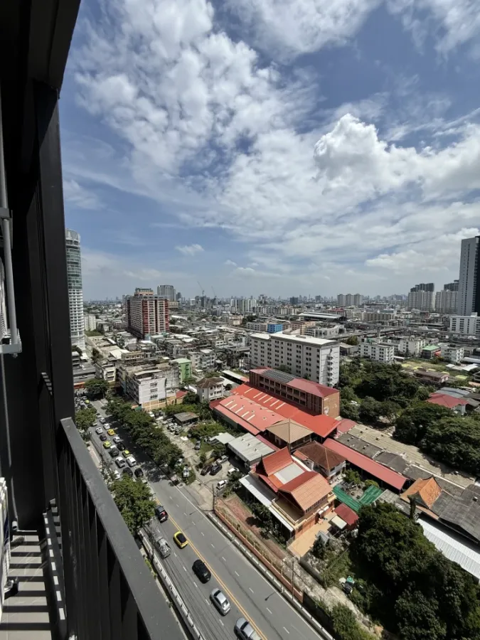ขายดาวน์ The Livin Ramkhamhaeng ห้องมุมให้ความเป็นส่วนตัว ทำเลดี ชั้น 18 วิวสวย จองเลยตอนนี้