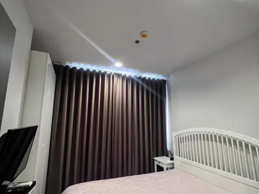 For rent: The Line Wong Sawang, 9th floor, not very high, simply decorated room with complete amenities. Don't wait.