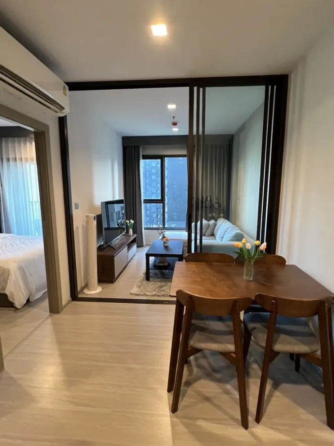 Condo for rent, Life Asoke-Rama 9, ready-to-move-in condo on prime location, business area, urgent!!