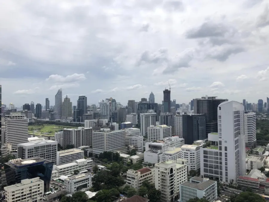 For rent: Ashton Chula-Silom, fully furnished, luxuriously decorated, high view, not blocked, ready to book now.