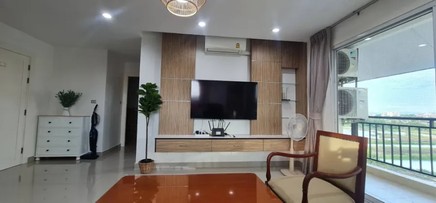 For rent: Porch Land 2 Jomtien Resort, 59 sq.m., corner unit. Very quiet and private, perfect for relaxation.