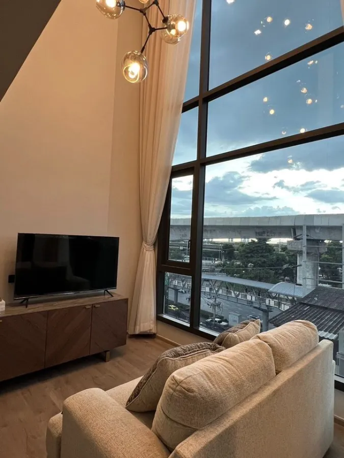 ขายให้เช่า The Crest Park Residence ห้อง DUPLEX กว้างขวาง เพดานสูง ตกแต่งอย่างดี จองเลย