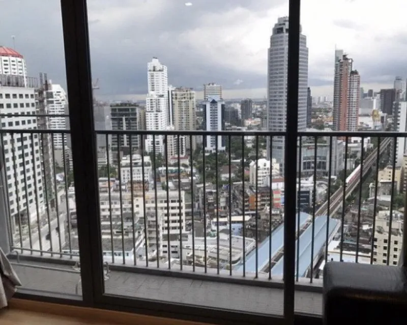 Noble Remix Sukhumvit 36, corner room, 23rd floor, 3-way view, next to the train, ready to move in, don't miss !!
