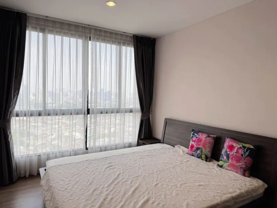 ให้เช่า The Tree Interchange ห้องกว้างขวาง อยู่สบาย ชั้นสูง วิวสวย มี Walk-In Closet ในตัว ห้ามพลาด