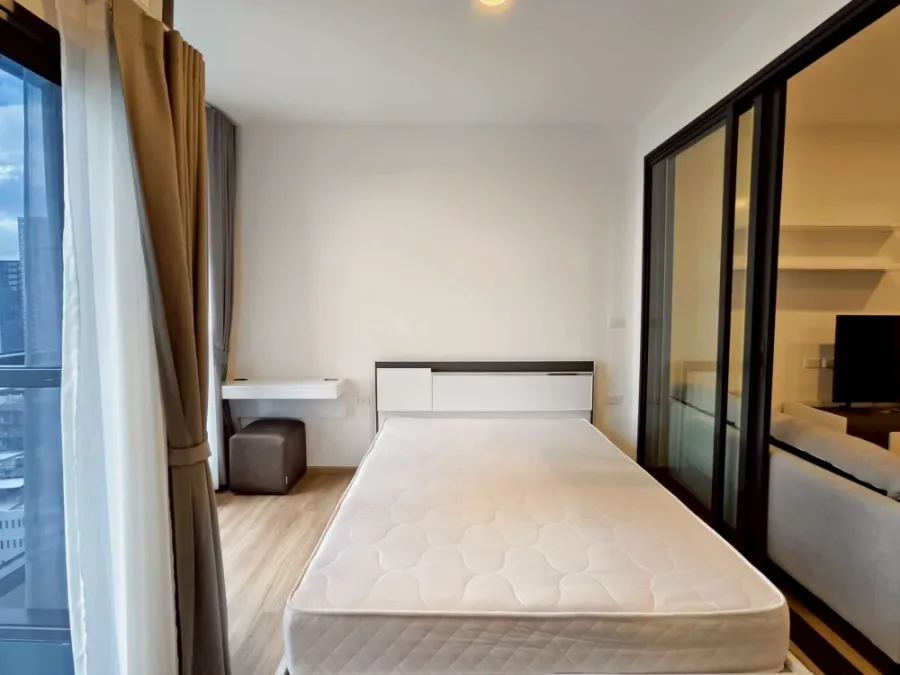 Condo for rent: The Stage Mindscape Ratchada - Huai Khwang. Beautiful, well-maintained unit, ready to move in. Book now!!