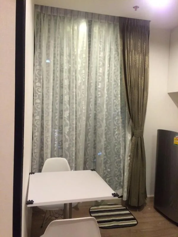 For rent The Capital Ratchaprarop-Vibha. New interior, 1 bedroom, fully furnished, 2 layers of curtains, soft sofa, satisfied. Book now. Hurry up.