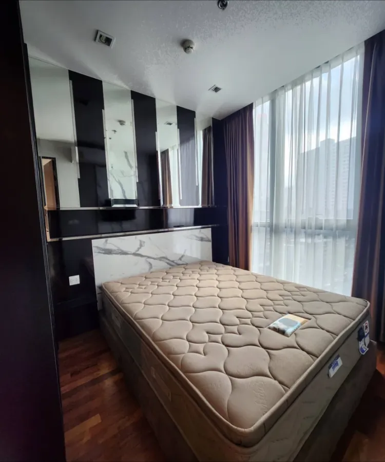 For rent: Wish Signature Midtown Siam, high floor unit, fully furnished. Book now!