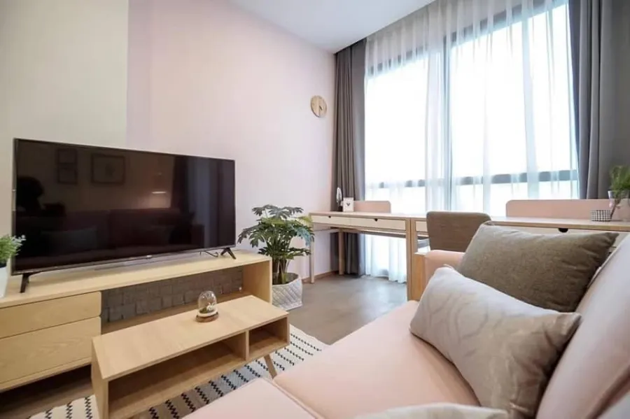 Ashton Chula-Silom for rent, high floor, beautiful view, very nice decorated room It's worth buying for investment or living by yourself. Book now.