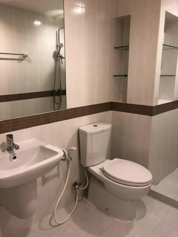 For rent Casa Condo Asoke-Din Daeng, room ready to move in. Complete facilities, good price, reserve quickly.