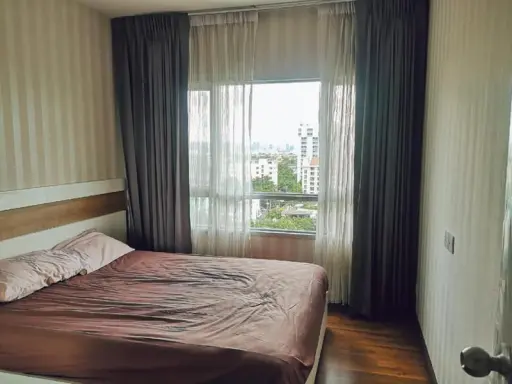 Wow, Centric Tiwanon station condo for sale, beautiful room, fully furnished, ready to move in. The price is not strong. Hurry up to reserve.