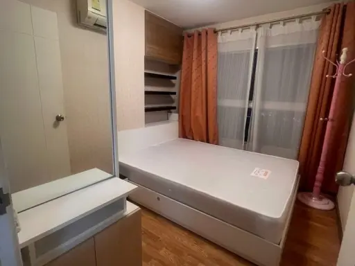 For rent, The Trust Condo Ngamwongwan, with good wallpaper. All electrical appliances. Book now. Don't be late.