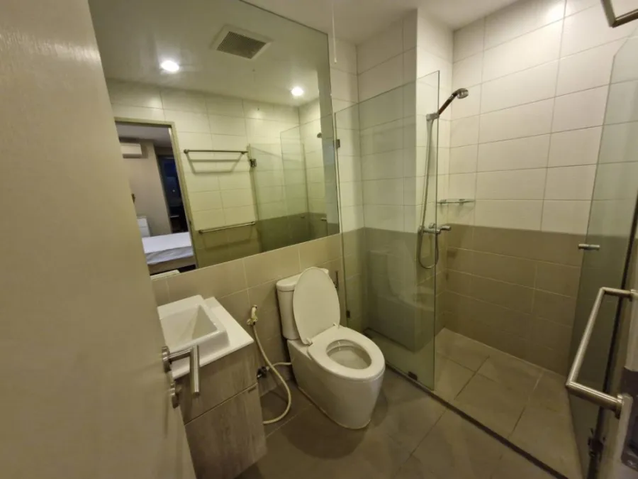 For sale/rent!! Condo Ideo Q Chula-Samyan Live luxuriously and higher than others with the highest floor with a great view. Urgent!!